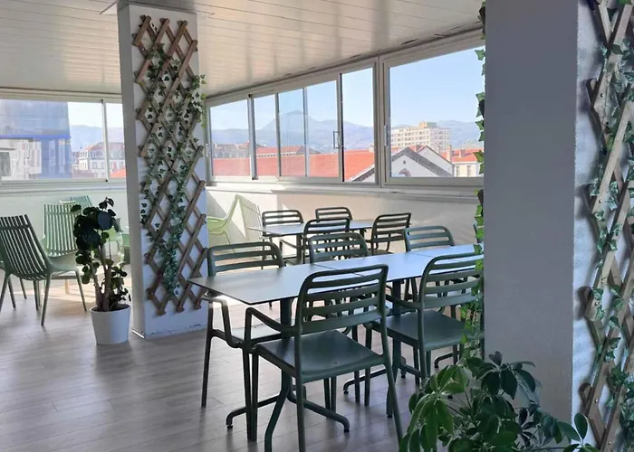 Auberge De Jeunesse Hi Clermont-Ferrand