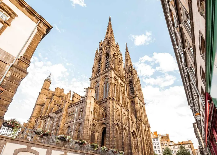 Auberge De Jeunesse Hi Clermont-Ferrand